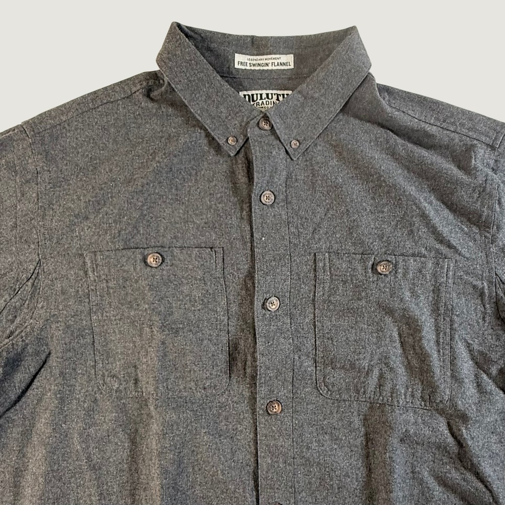 Duluth Trading Co Free Swingin Flannel Mens XL Standard Fit Button Down Gray NEW